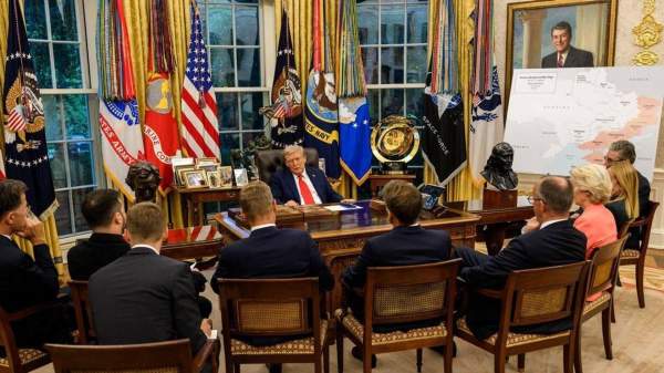 Read more about the article Зеленский заявил, что показал Трампу много деталей на карте Украины