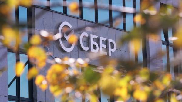 Read more about the article Сбербанк планирует в скором времени внедрить возможность оплаты айфоном на терминалах