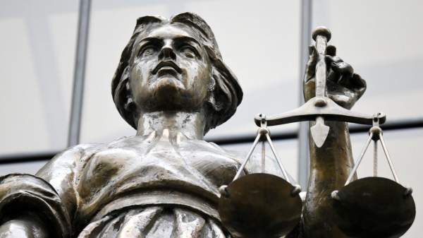Read more about the article Суд по иску ЦБ повторно взыскал 71,2 миллиарда рублей с экс-топов Бинбанка