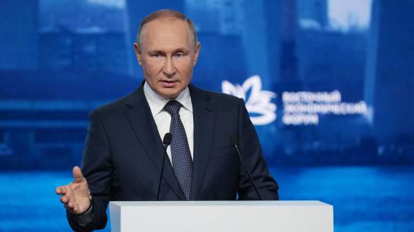 Read more about the article Путин: Банк России пытается вернуть инфляцию к целевому показателю в 4%