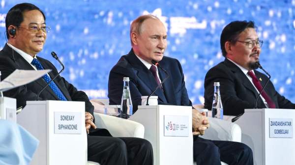 Read more about the article Путин: нужно обеспечить мягкую спокойную посадку экономики России