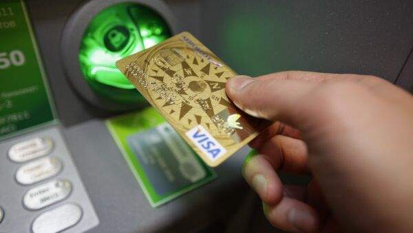 Read more about the article Мошенники начали выводить деньги жертв через их знакомых