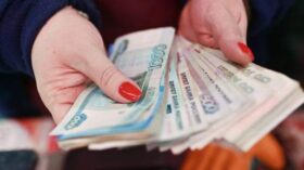 Аналитик Шнейдерман назвал курс рубля к доллару в начале ноября