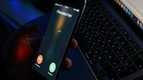 В Казахстане мошенники начали блокировать карты граждан, представляясь их владельцами