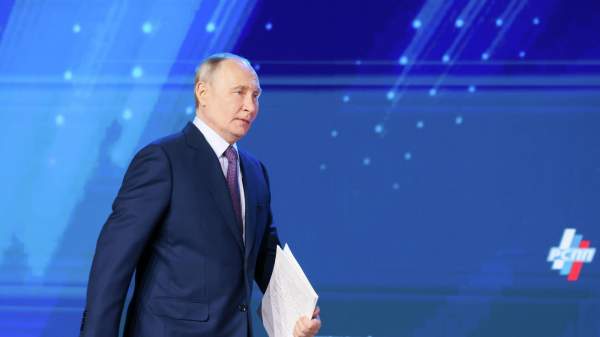 Read more about the article Путин: для финансирования капвложений компаний важно повышать доступность кредита