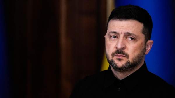 Read more about the article “Страна.ua”: история с залогом для Ермака ударила по Зеленскому